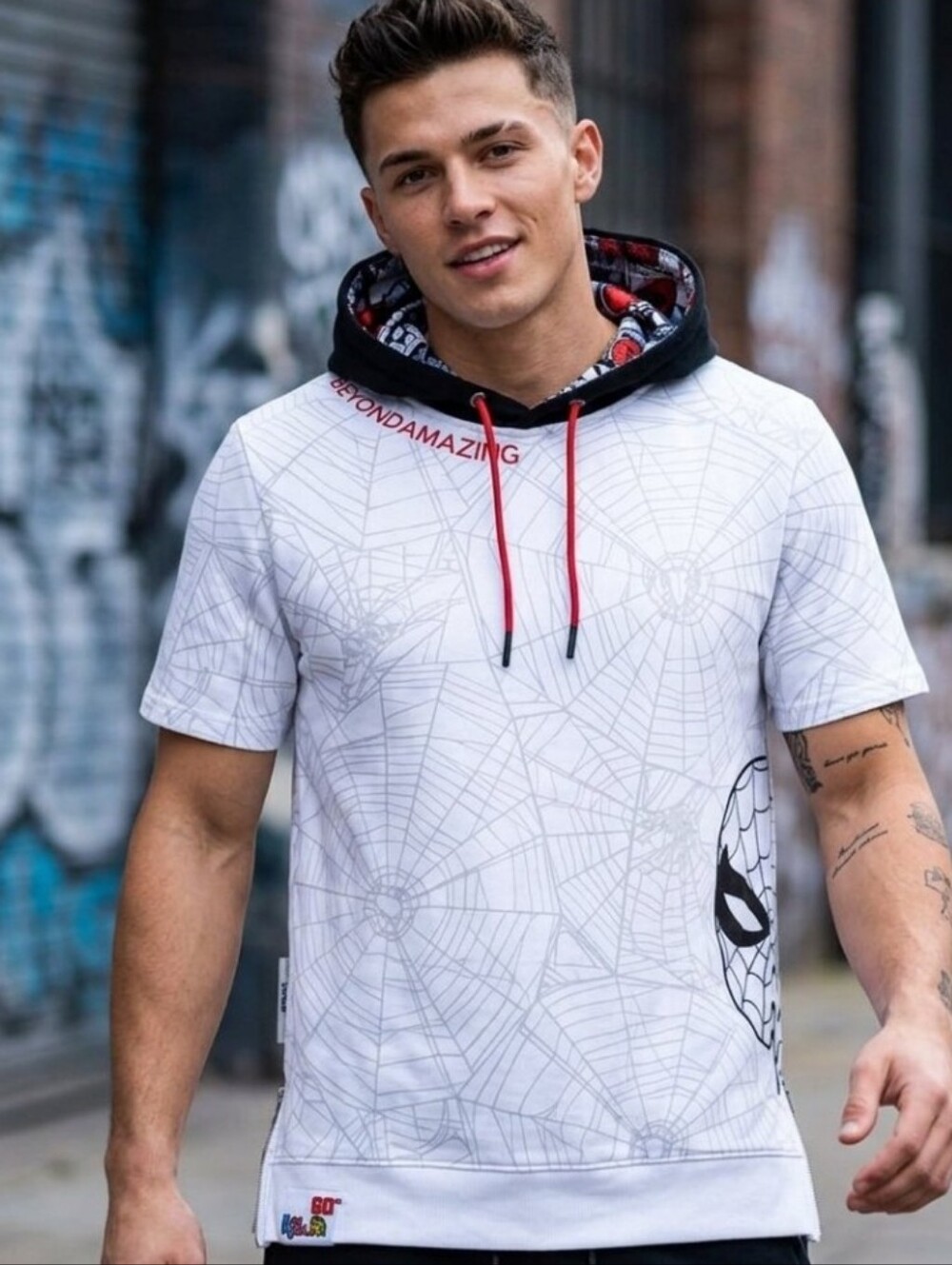 L💥Spider-Man 60th Anniversary Hooded White T-Shirt Vest by Ashley Eckstein